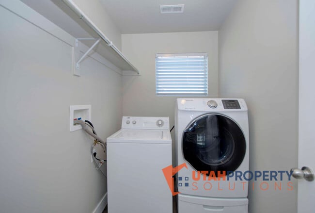 Building Photo - 4963 W Sarasota Ln