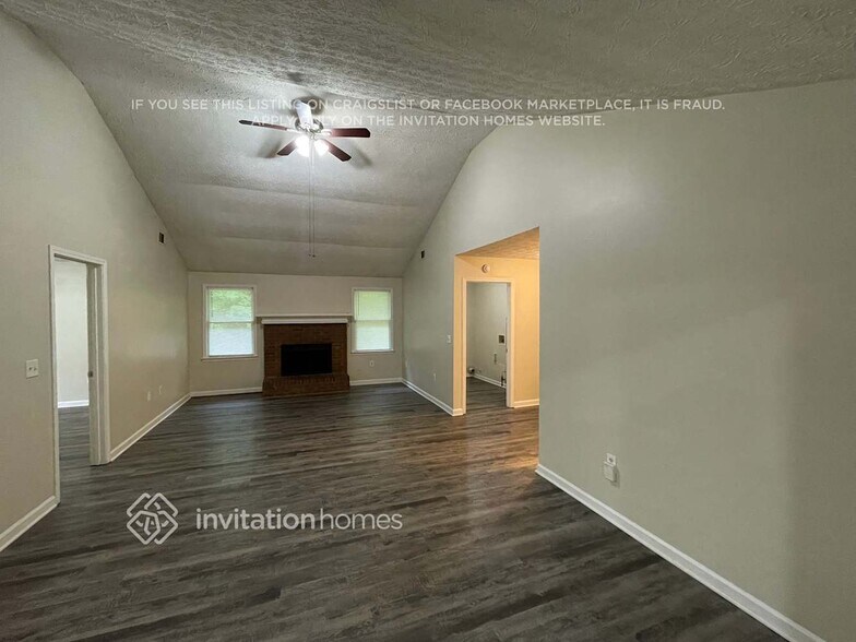 Building Photo - 4793 Cedar Lake Dr SE