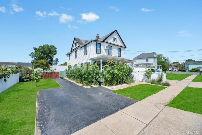 Building Photo - 10 Harrison Ave