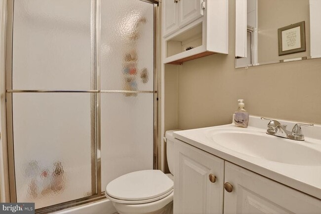 Building Photo - 7716 Tiverton Dr
