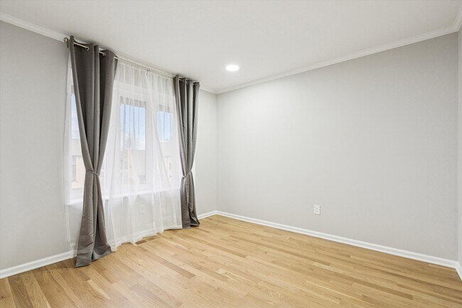 Building Photo - 42 Golf Club Dr