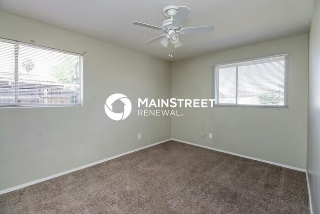 Building Photo - 4 Bedroom Pet-Friendly Home in Phoenix, AZ with Main Street Renewal
