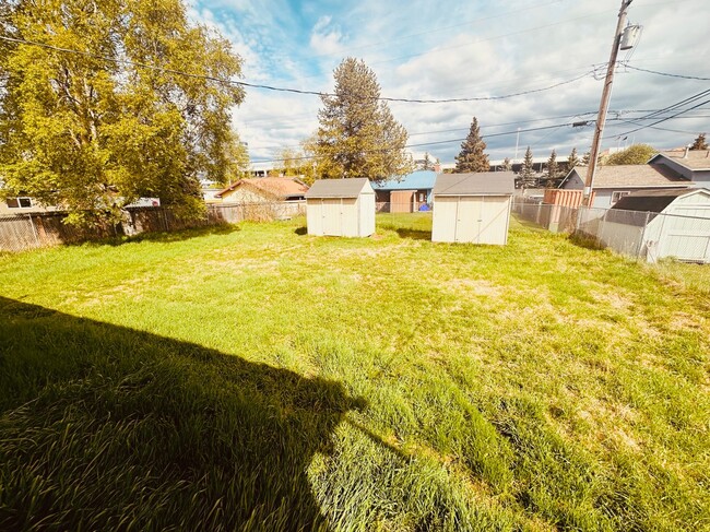 Building Photo - 3005 Eureka St