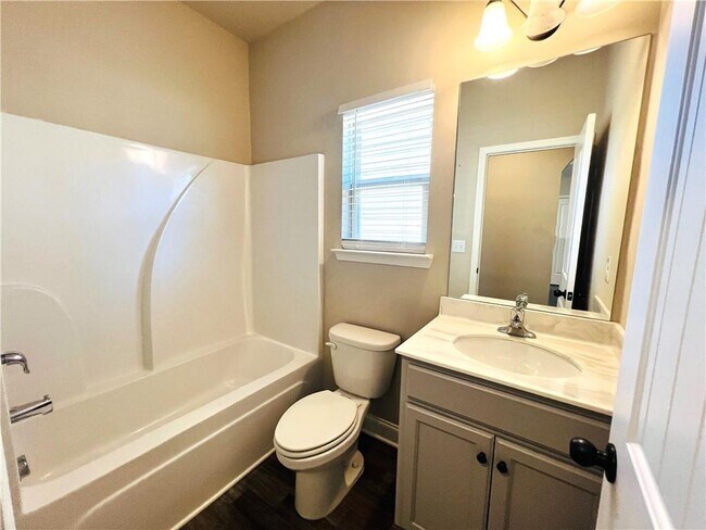 Building Photo - 3728 Southfield Ct