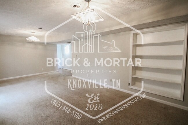 Building Photo - 8637 Glen Echo Dr