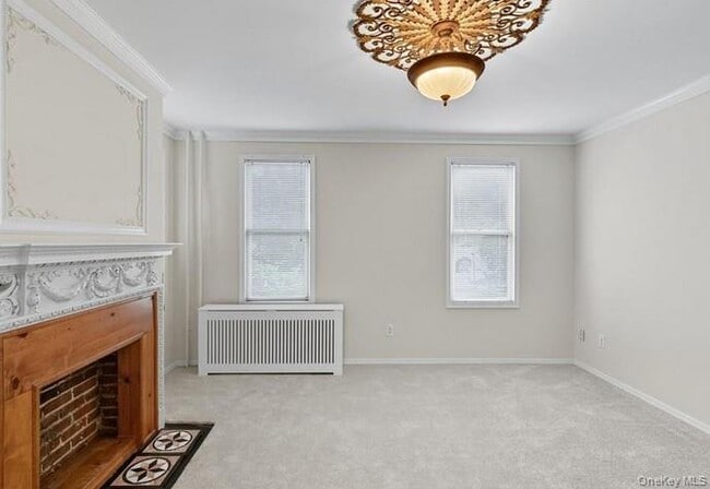 Building Photo - 22 School St