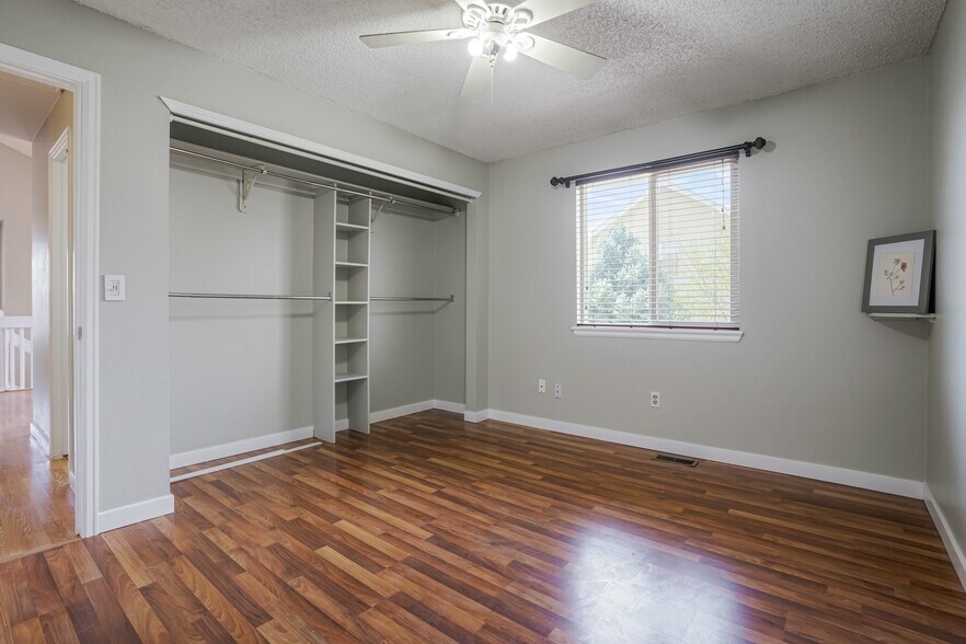 Building Photo - 1447 W 134th Dr