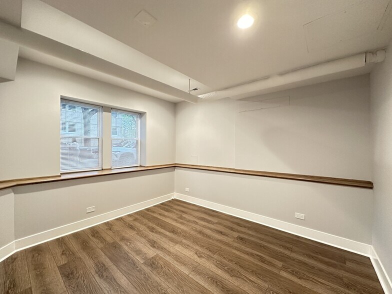 Building Photo - 5008 N Springfield Ave