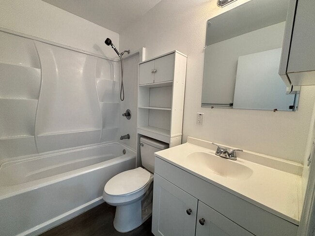 Building Photo - Modern East Palmdale ADU