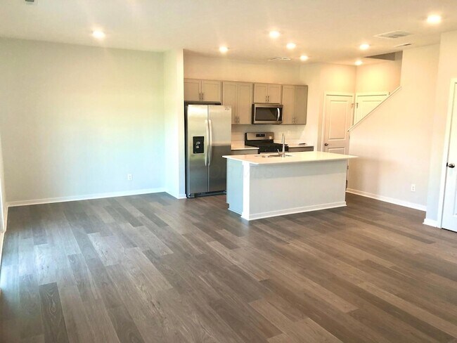 Building Photo - 6322 Marinelli Dr S