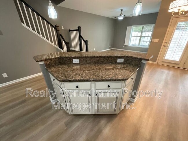 Building Photo - 27 Cherine Way