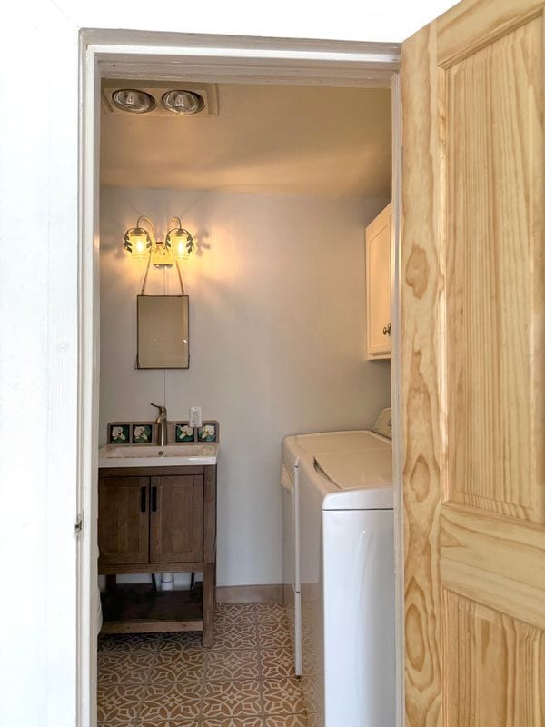 Building Photo - 408 Liebert St