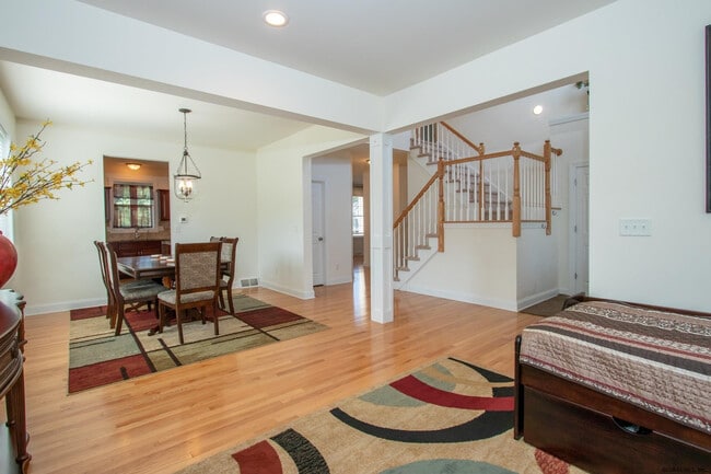 Building Photo - 106 Balsam Way