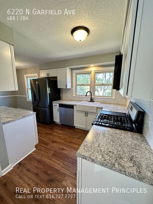 Building Photo - Completely Renovated 4 Bedroom home with b...