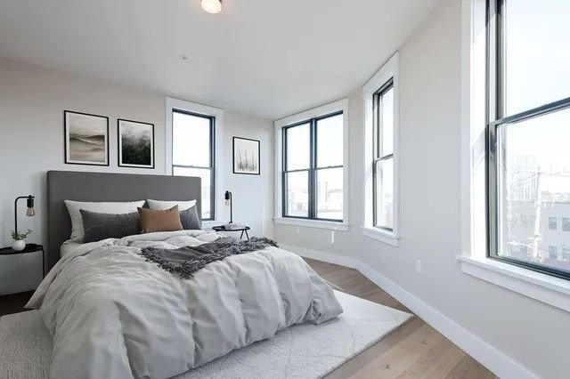 Building Photo - 305 Webster Ave
