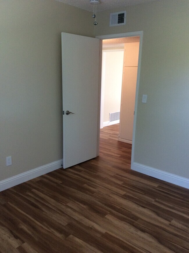 Building Photo - 1525 Atlanta Ct