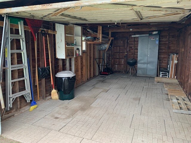 Garage - 807 Bayshore Dr