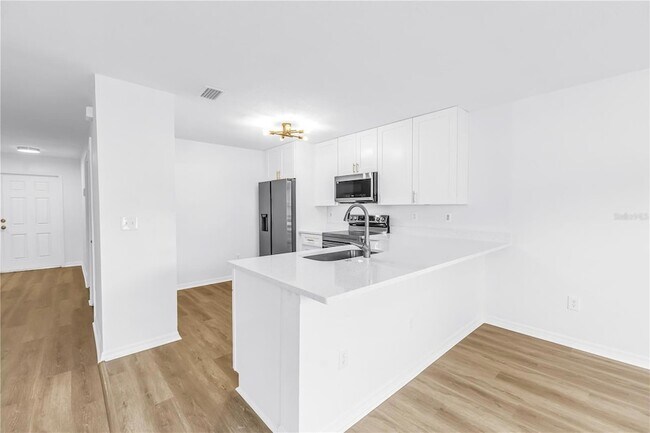 Building Photo - 8517 Edgewater Pl Blvd