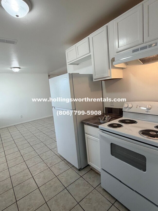 Building Photo - Spacious 3 Bedroom, 2 Bath, 2 Car Garage with bonus room