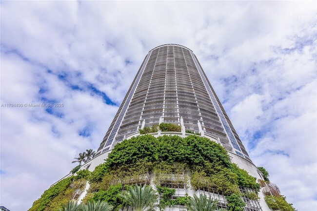 Building Photo - 1750 N Bayshore Dr