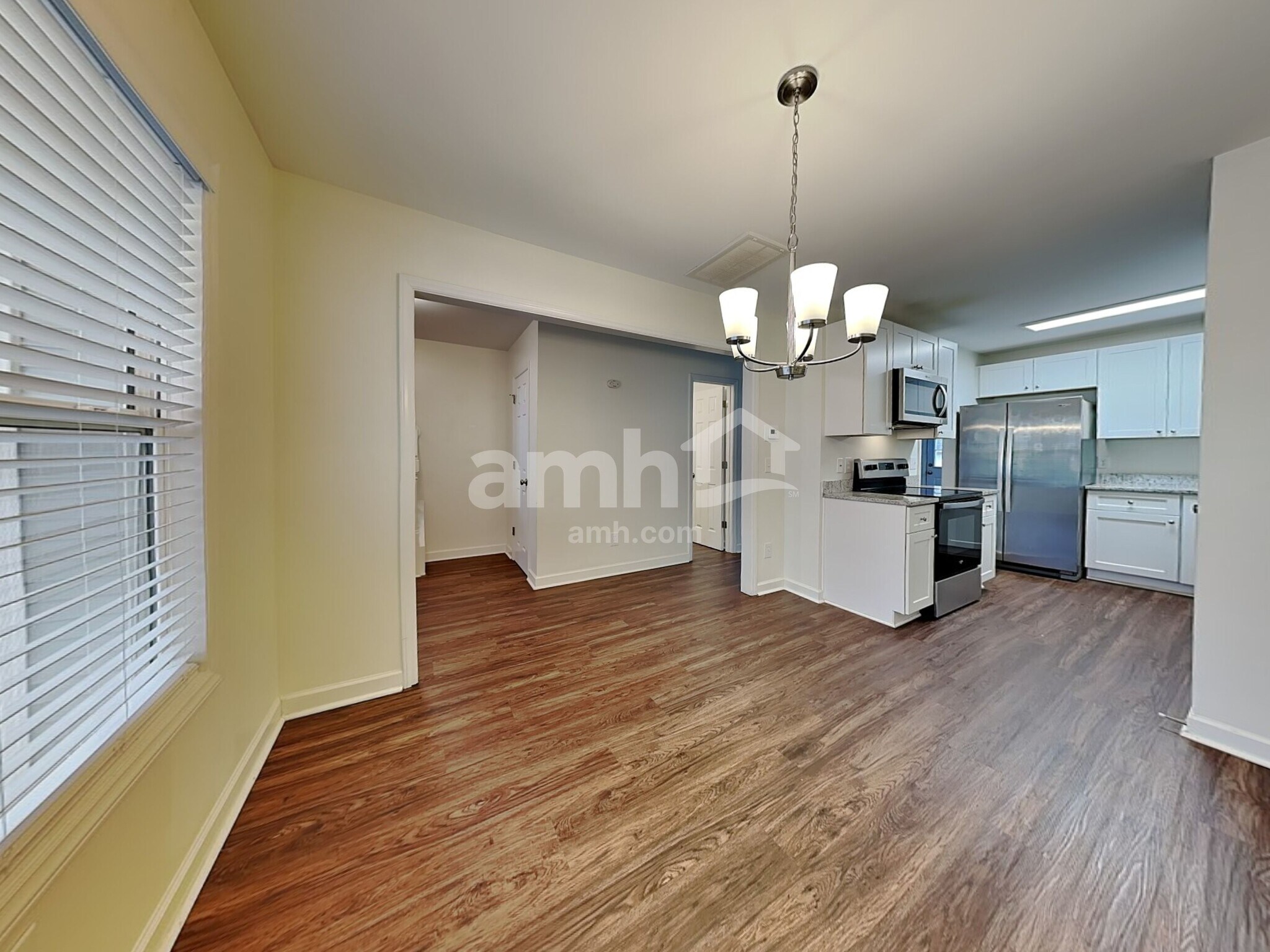 Building Photo - 581 Lakeside Valley Dr