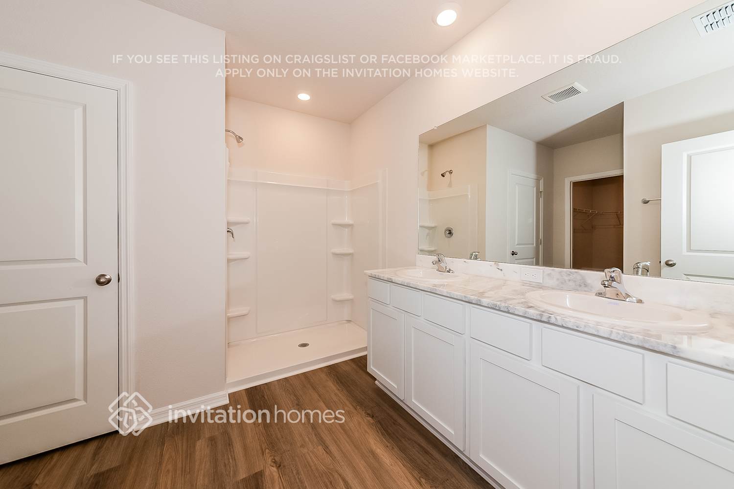 Building Photo - 18121 Canopy Pl