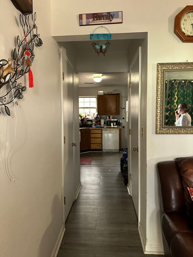 Building Photo - Albemarle Townhouse