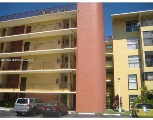 Building Photo - 8775 Park Blvd