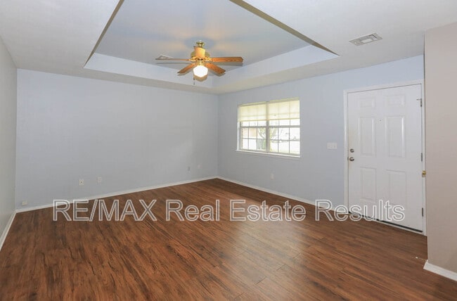 Building Photo - 2306 W Roselawn St