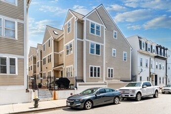 Building Photo - 124 West 7th St. Unit D