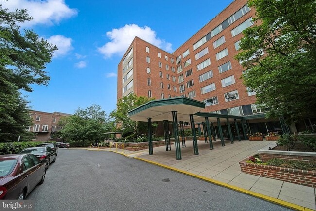 Primary Photo - 4301 Massachusetts Ave NW