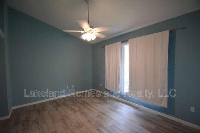 Building Photo - 534 Grasslands Village Cir