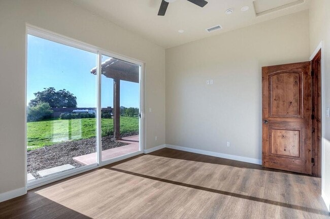 Building Photo - 29433 Cole Grade Rd