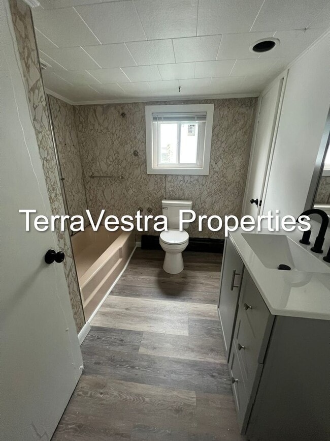 Building Photo - 3 Bed Single Family in Salem. Eligible for $500 Security Deposit.