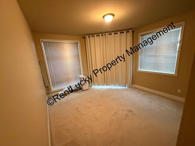 Building Photo - Two Bed Two Bath Condo