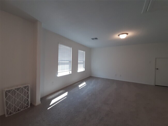 Building Photo - 16568 Moss Ln