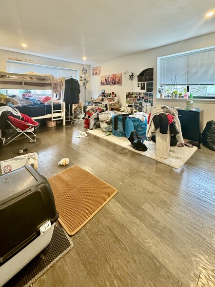 Building Photo - 326 Hammond St