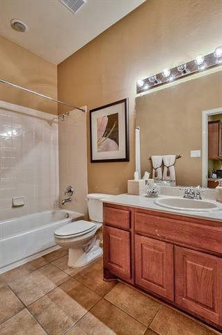 Building Photo - 2107 Crowbridge Dr