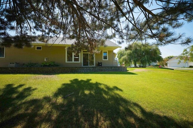 Building Photo - 716 N Vercler Rd