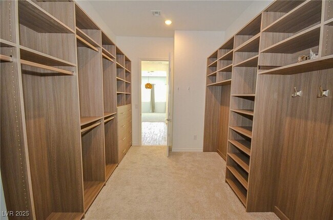 Building Photo - 12457 Heritage Bend Dr