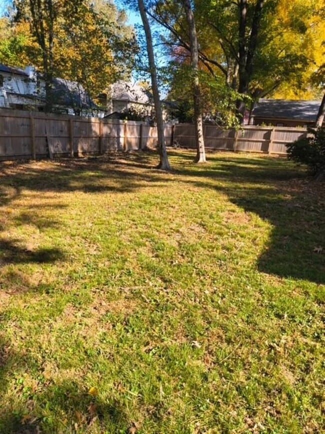 Building Photo - 496 Quail Crest Dr