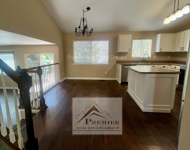 Building Photo - 6403 La Plata Peak Dr