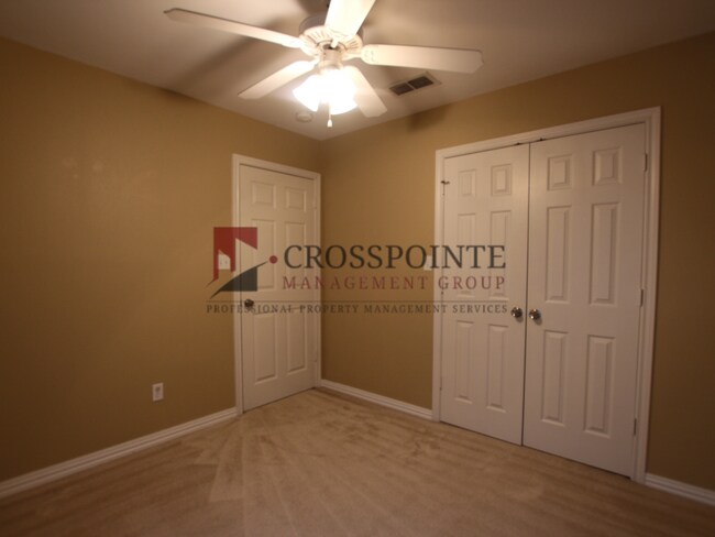 Building Photo - Available! 3 Bedroom Home in Flint!