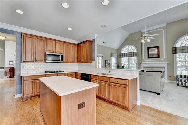 Building Photo - 355 Laurel Oak Dr