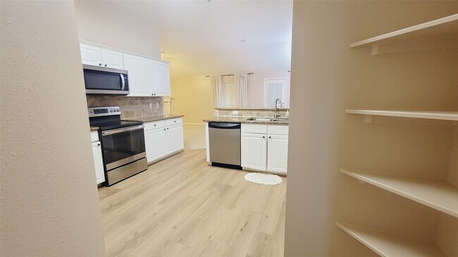 Building Photo - 16215 Brinton Ct