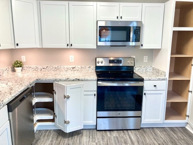 Plenty of Kitchen Storage - 1223 E Waldburg St