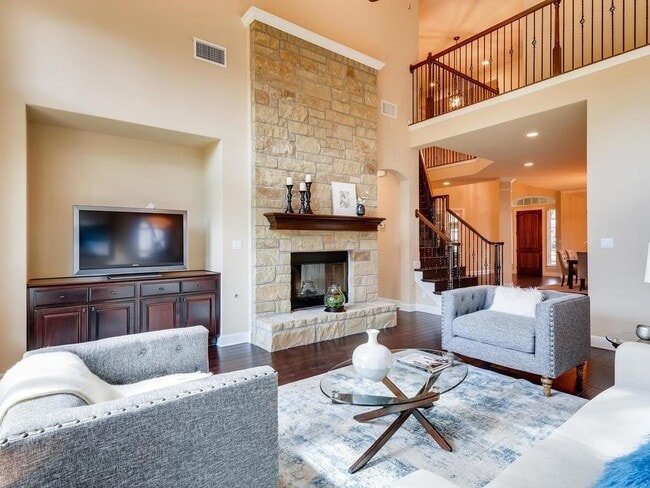 Building Photo - 215 Reveille Rd