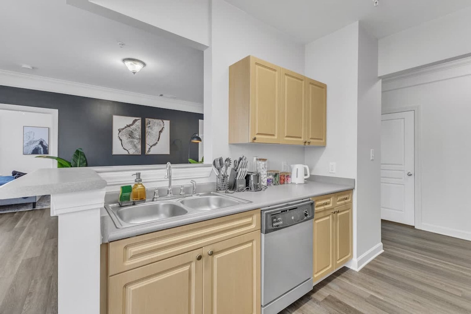Building Photo - 8238 Hydon Dawn Ln
