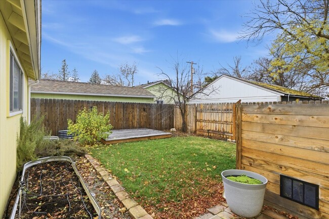 Building Photo - 173 Helman St