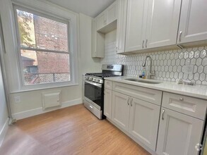 Building Photo - 3 bedroom in BRONX NY 10461